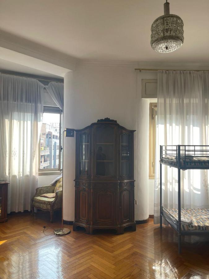 Hostel Corner 32 Милан Экстерьер фото